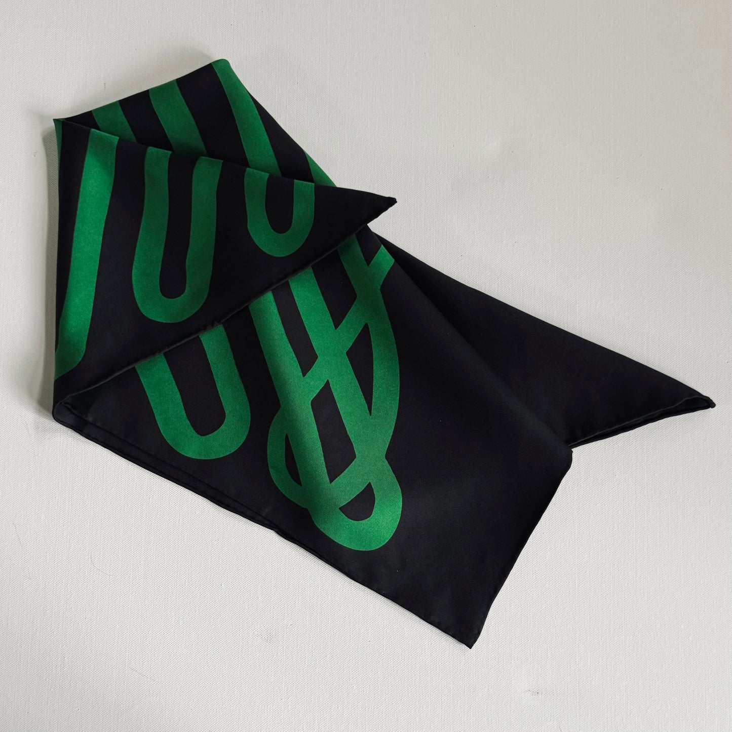 Silk Scarf 04 | 15-artefact drop | Myra artefacts 01